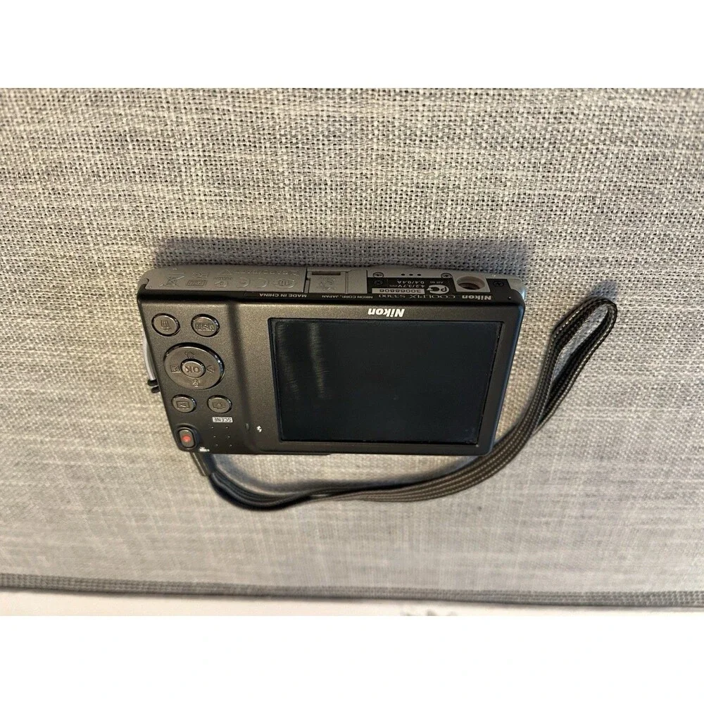Nikon Coolpix S3300 Digital Camera Silver 16MP 6x Zoom Bundle 8GB SD Card Tested